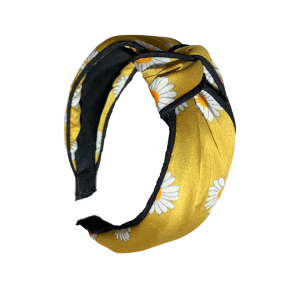 Tiara with a daisy pattern