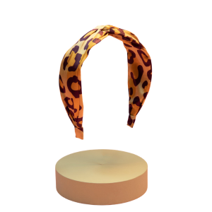 Tiara with a leopard pattern